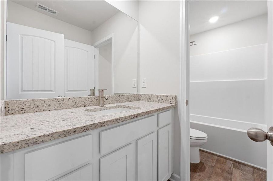 Furnished interior view inside a new home in Carolina, Palmetto (Image 10).