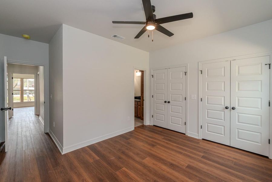 Spacious, unfurnished interior of a new home in , Beaumont (Image 25).