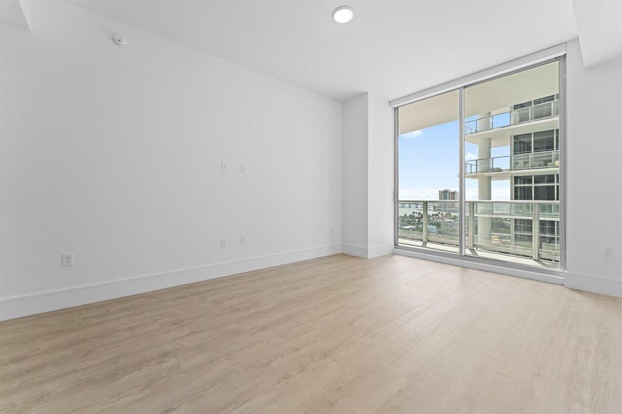 048-220LakeShoreDr-1219-WestPalmBeach-SM