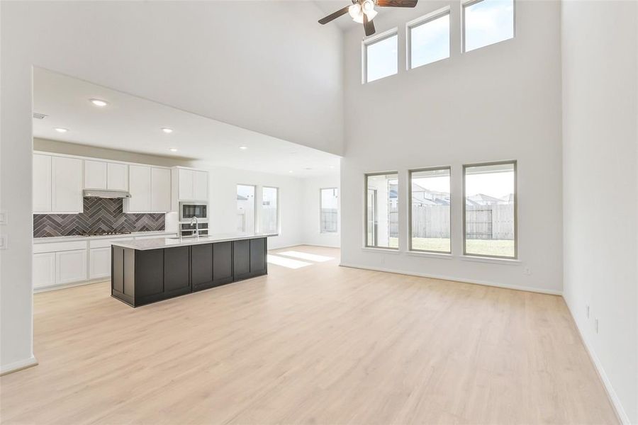 Spacious, unfurnished interior of a new home in Stone Creek Ranch, Hockley (Image 4). Spacious, unfurnished interior of a new home in Stone Creek Ranch, Hockley (Image 4).