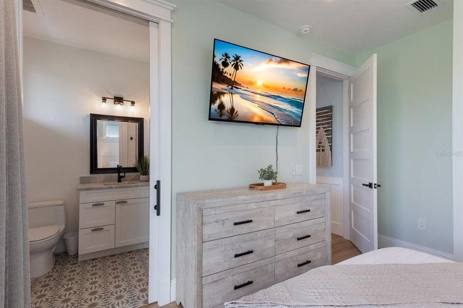 Furnished interior view inside a new home in , Bradenton Beach (Image 60).