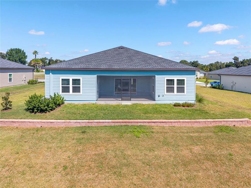 Exterior details and patio area of a home in , Dunnellon (Image 15).