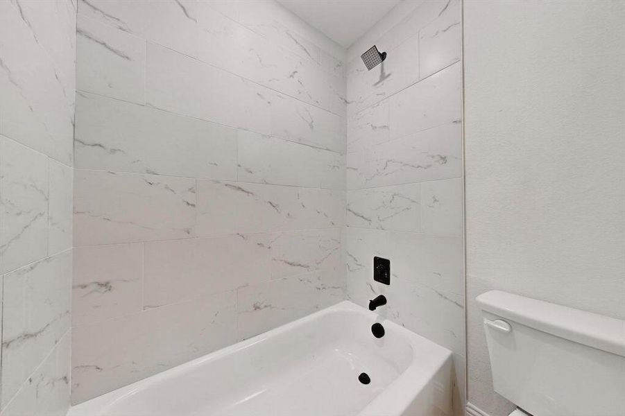 Furnished interior view inside a new home in , Dallas (Image 14).