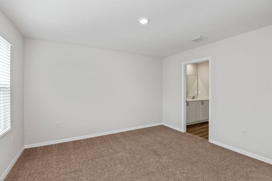 Representative unfurnished interior of a home built from the Barcelona by Casa Fresca Homes in Grove at Crosswinds, Haines City (Image 28).