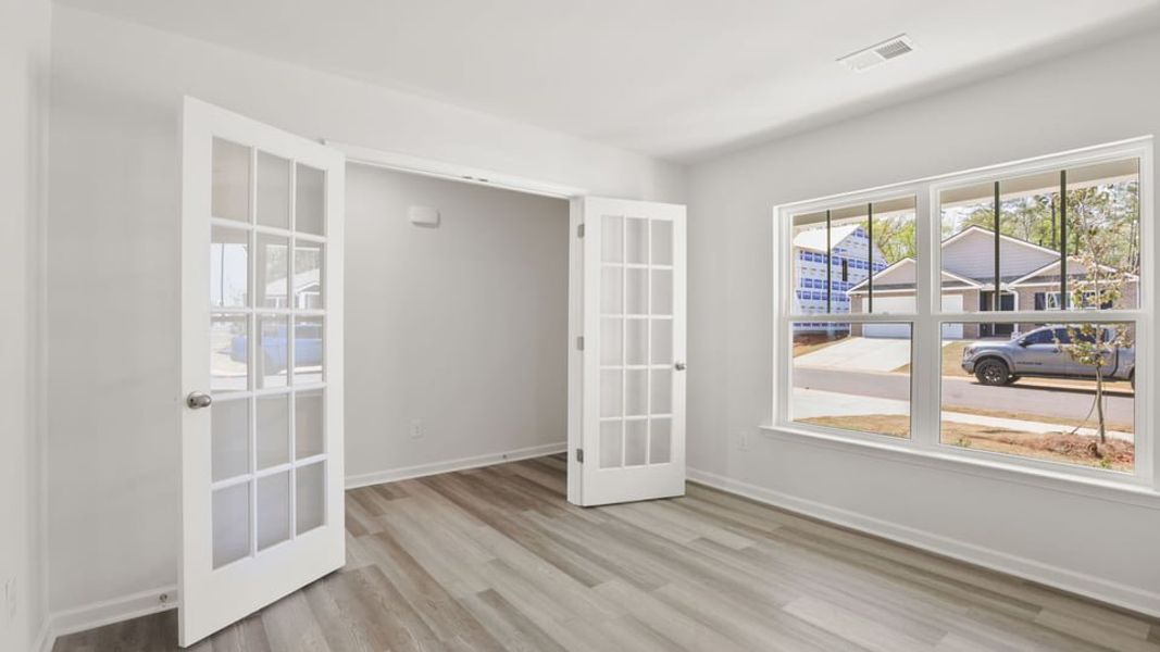 Spacious, unfurnished interior of a new home in Cedar Gap, Fountain Inn (Image 15).