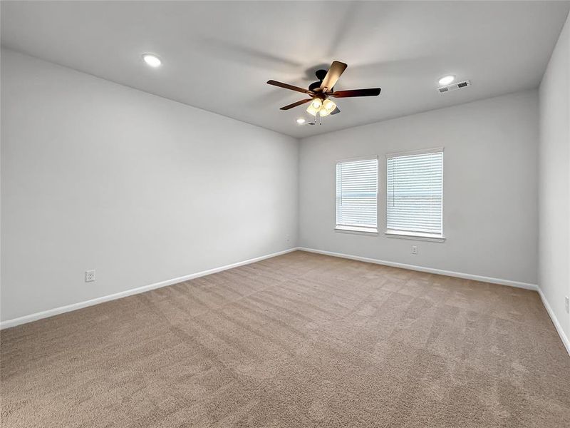 Spacious, unfurnished interior of a new home in Travis Ranch, Forney (Image 24).