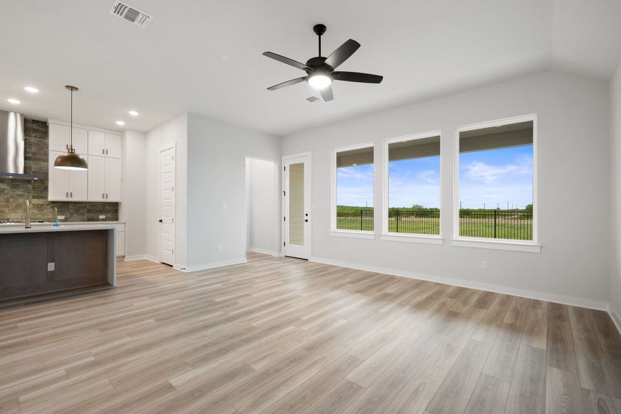 Spacious, unfurnished interior of a new home in Lagos Reserve, Manor (Image 30).