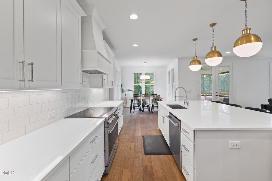 25-807 Crimson_7223 25-807 Crimson_7223