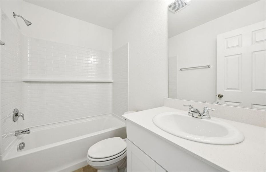 Spacious secondary bathroom Spacious secondary bathroom