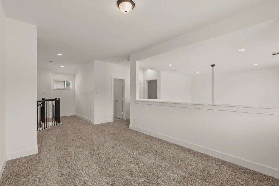 Spacious, unfurnished interior of a new home in Evergreen, Fulshear (Image 13).