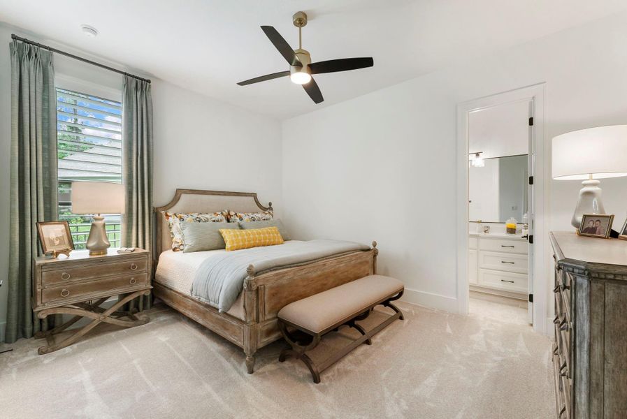 This secondary bedroom offers comfortable proportions, natural light, and access to its own bathroom. The four-bedroom layout was retained for flexibility, guests, family, and long-term resale value.