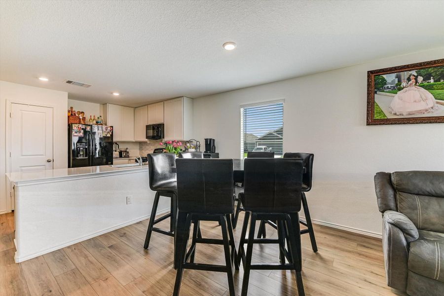 Furnished interior view inside a new home in Summerside, Lockhart (Image 9).