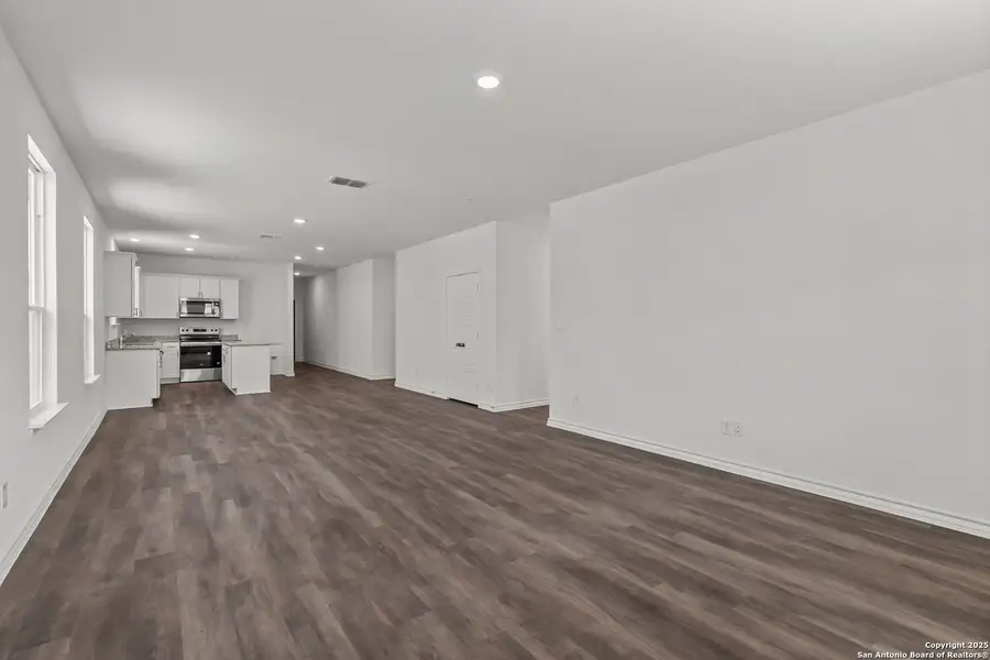 Image 25 of a home in The Overlook at Creekside.