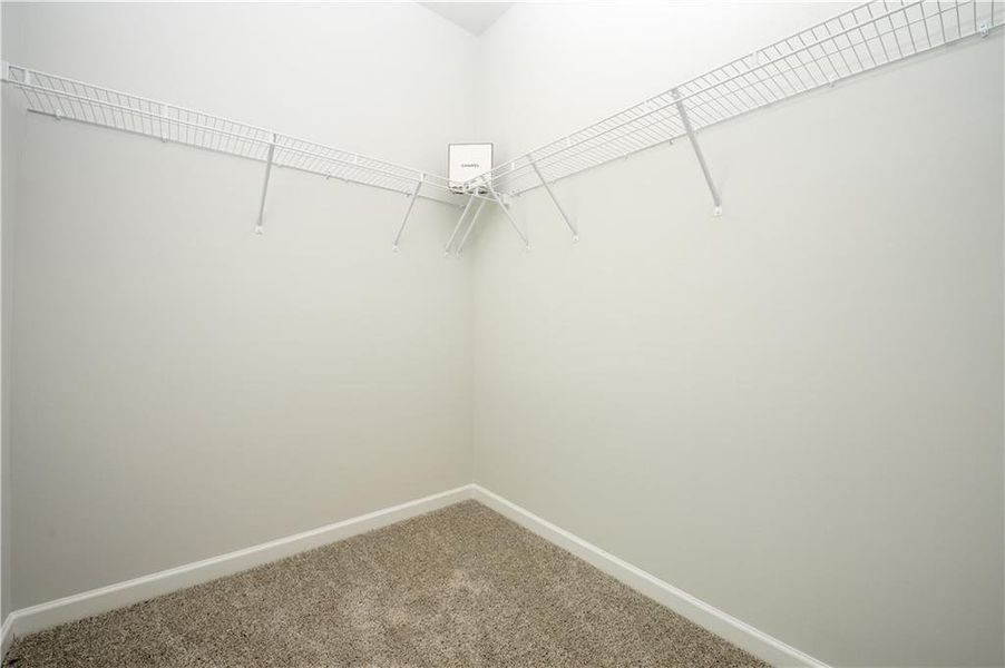 Spacious, unfurnished interior of a new home in , Homer (Image 34).