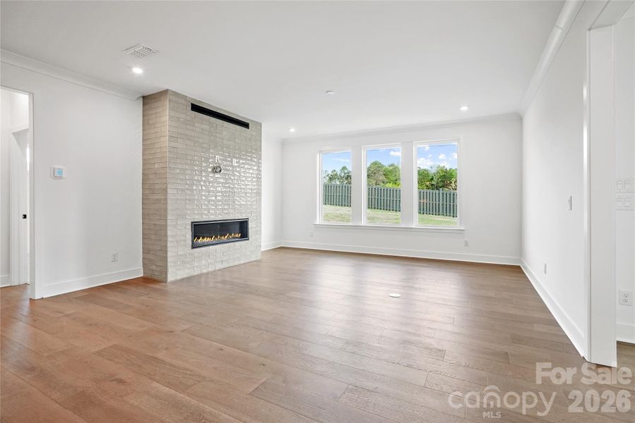 Spacious, unfurnished interior of a new home in Parkside Crossing, Charlotte (Image 19).
