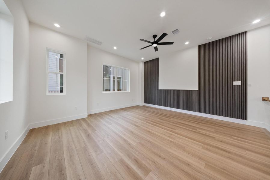 Spacious, unfurnished interior of a new home in , Houston (Image 17).