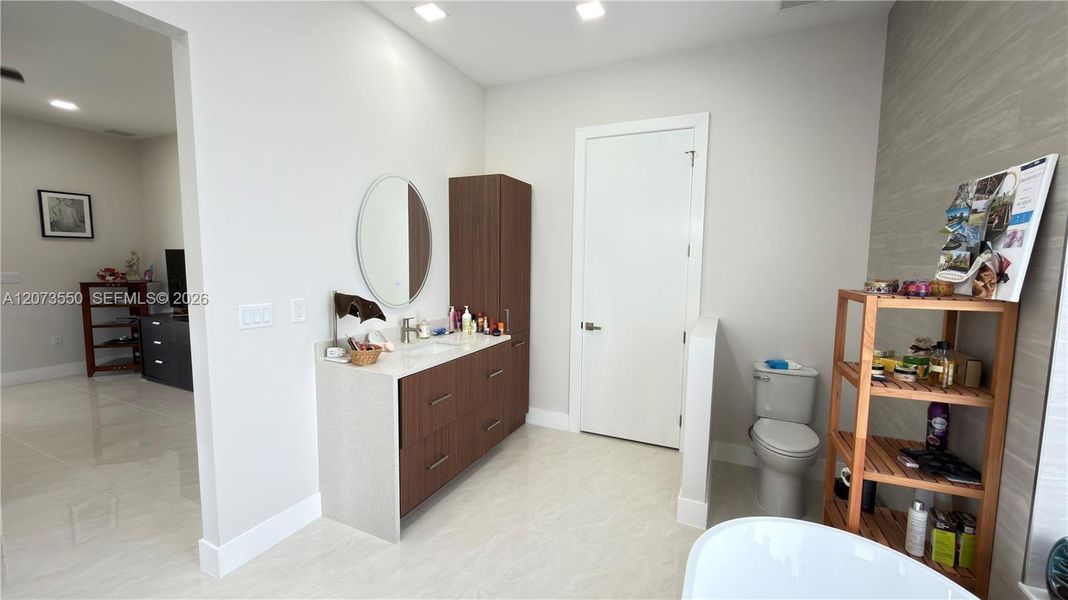 Furnished interior view inside a new home in , Loxahatchee (Image 64).