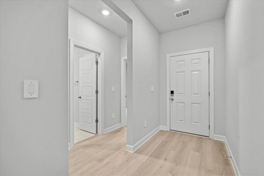 Spacious, unfurnished interior of a new home in Collier Ridge, Moore (Image 11).