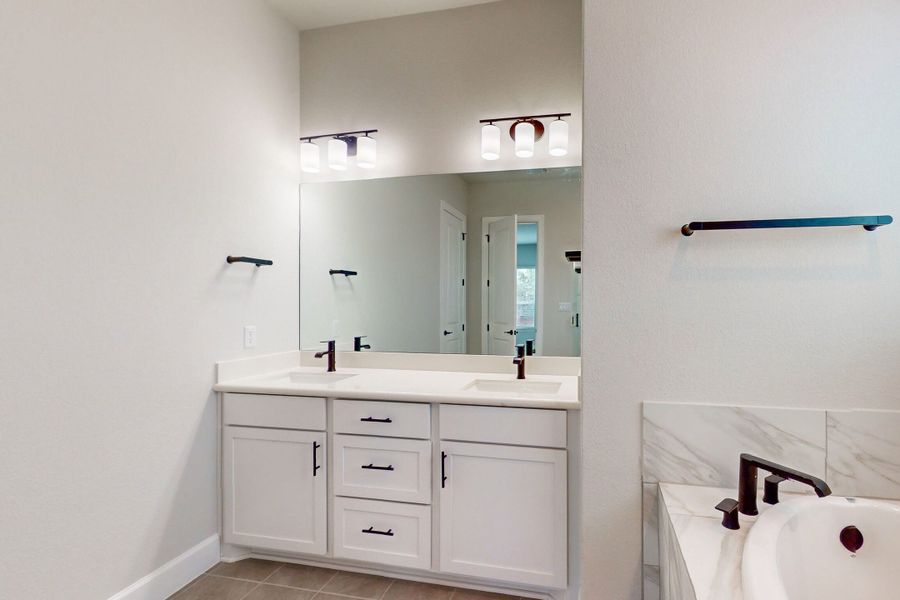 Owner's Bathroom Owner's Bathroom