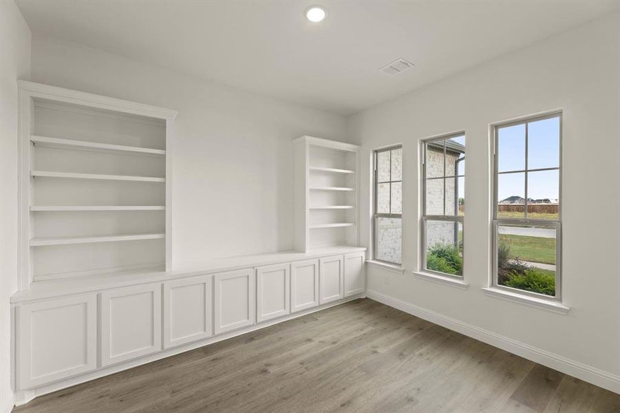 Spacious, unfurnished interior of a new home in Settler's Glen, New Fairview (Image 14). Spacious, unfurnished interior of a new home in Settler's Glen, New Fairview (Image 14).