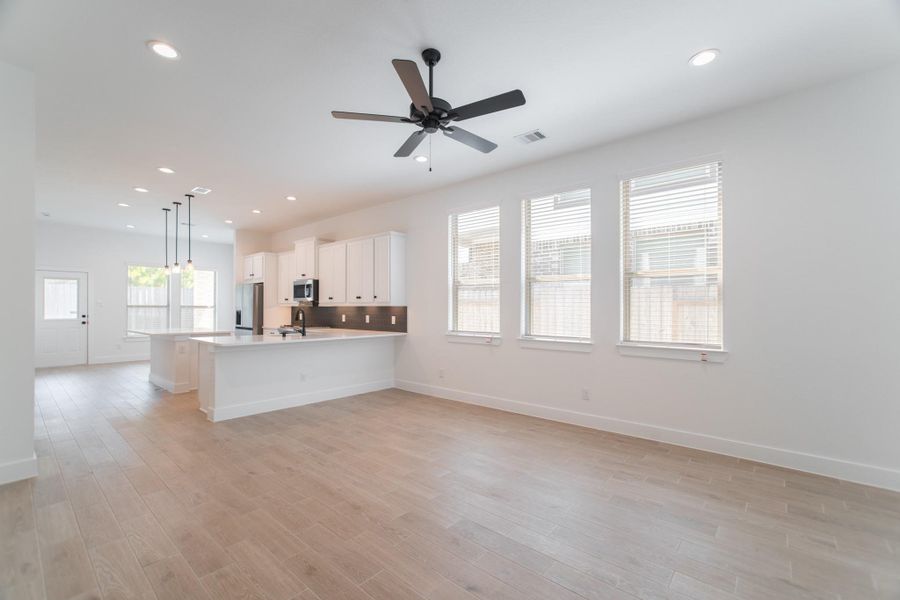 Spacious, unfurnished interior of a new home in , Conroe (Image 21). Spacious, unfurnished interior of a new home in , Conroe (Image 21).