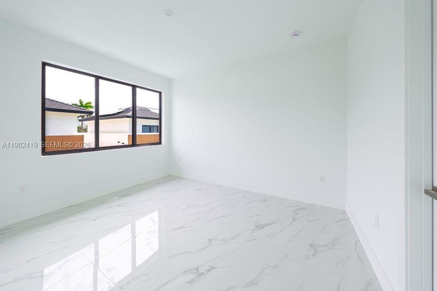 Spacious, unfurnished interior of a new home in , Miami (Image 32).