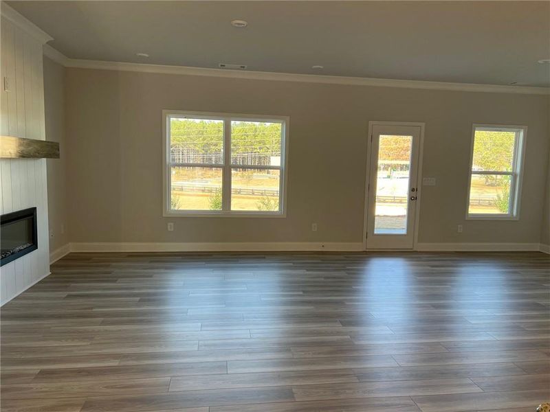 Spacious, unfurnished interior of a new home in Crofton Place Enclave, Snellville (Image 23).