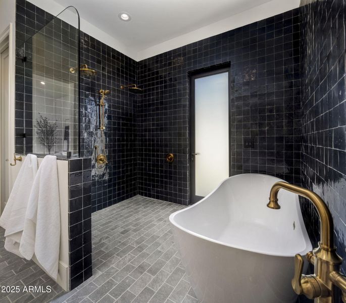 23-web-or-mls-IMG_2015 23-web-or-mls-IMG_2015