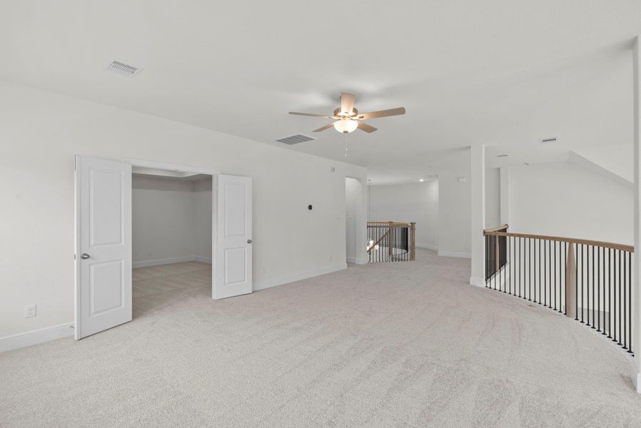 Spacious, unfurnished interior of a new home in Colton, Montgomery (Image 26).