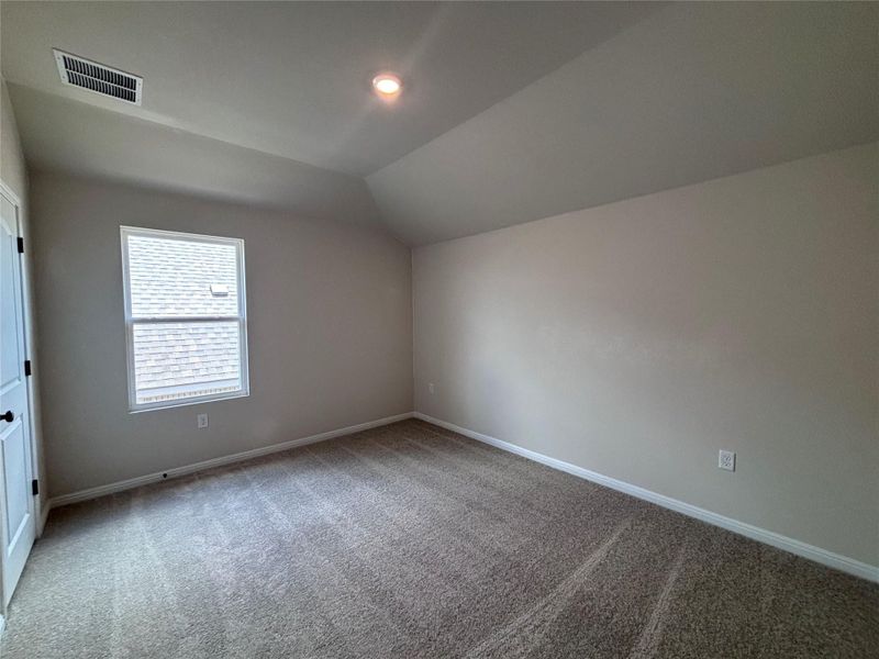 Spacious, unfurnished interior of a new home in The Colony, Bastrop (Image 26).