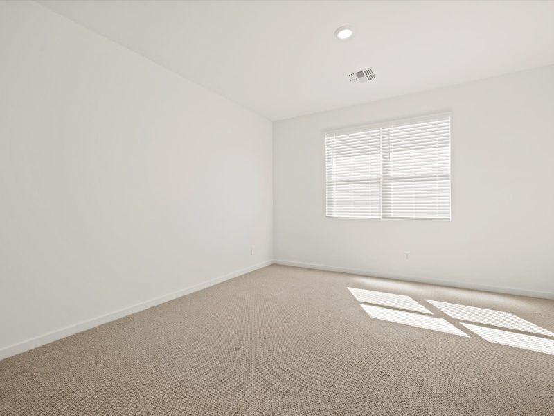 Spacious, unfurnished interior of a new home in Paloma Creek - Estate Series, Surprise (Image 10).