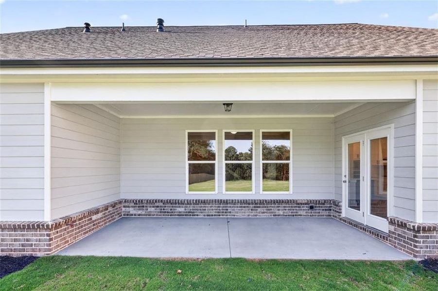 Exterior details and patio area of a home in , Gainesville (Image 31).