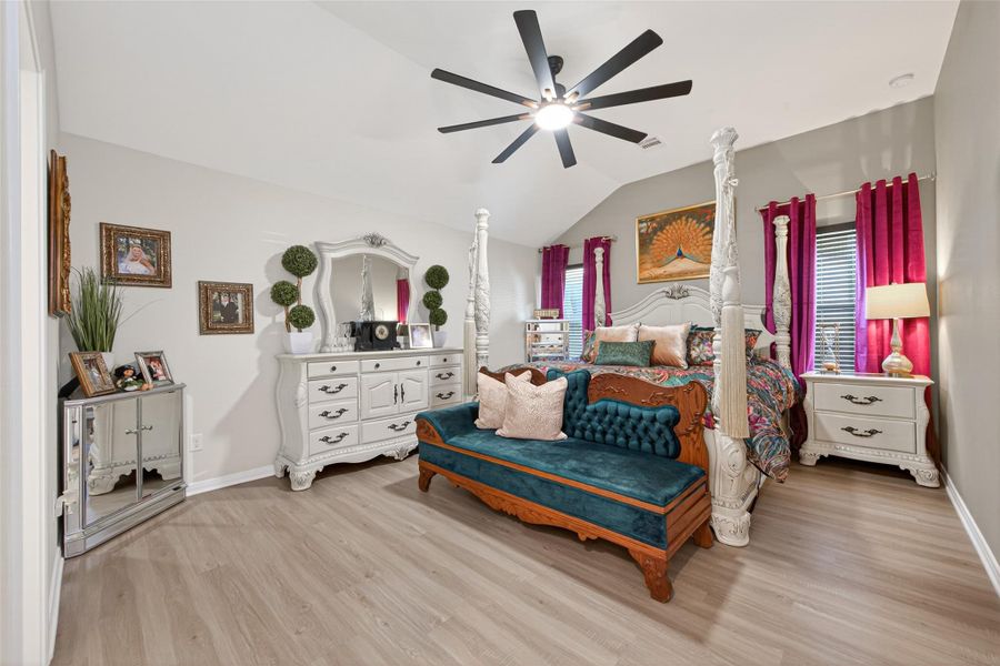 Furnished interior view inside a new home in , Livingston (Image 13).