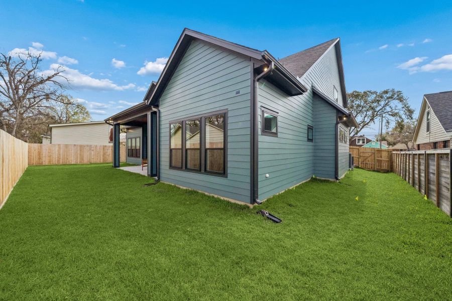 Back yard with plenty of space between you and the neighbors.