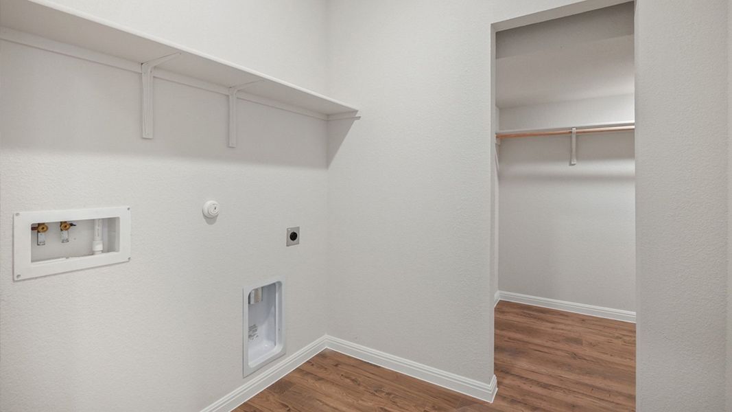 Spacious, unfurnished interior of a new home in Thunder Rock, Marble Falls (Image 21).