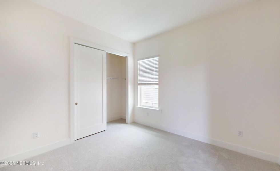 Spacious, unfurnished interior of a new home in Seven Pines, Jacksonville (Image 14).