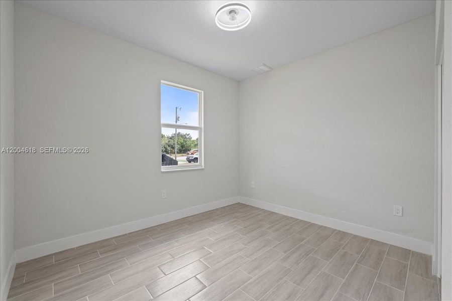 Spacious, unfurnished interior of a new home in , Lehigh Acres (Image 21).