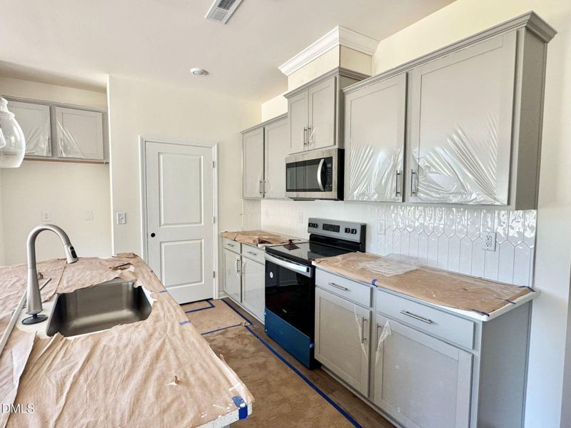 20251015_170019819_iOS