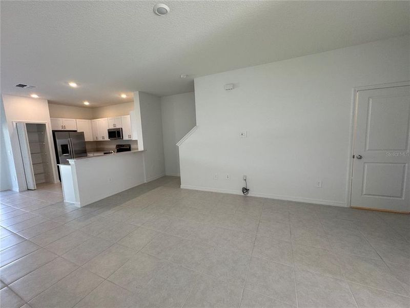 Spacious, unfurnished interior of a new home in , Wesley Chapel (Image 17).