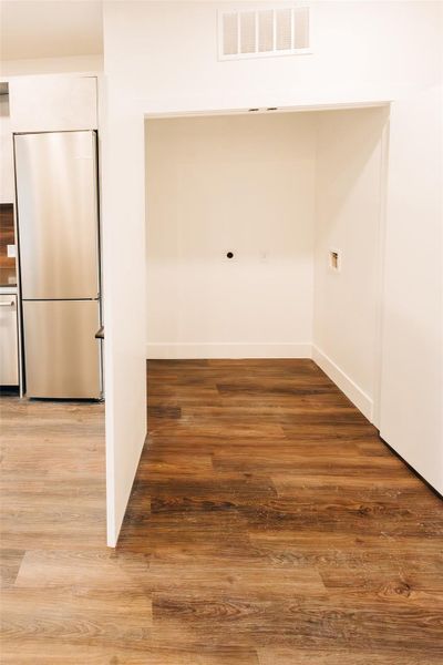 Spacious, unfurnished interior of a new home in Congress Lofts Saint Elmo, Austin (Image 13).