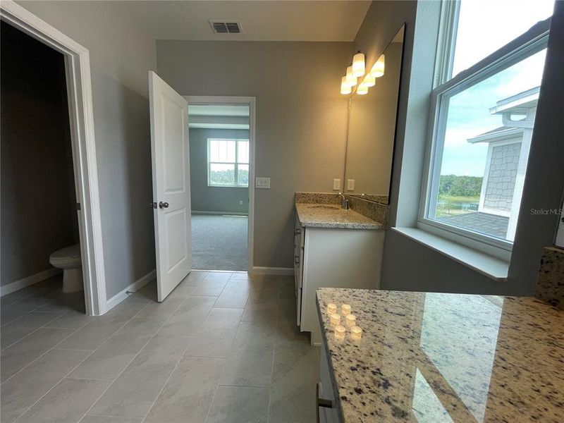 Spacious, unfurnished interior of a new home in Center Lake on the Park, St. Cloud (Image 35).