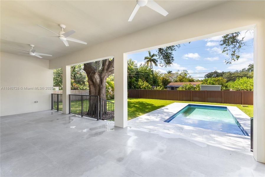 Exterior details and patio area of a home in , Biscayne Park (Image 34).