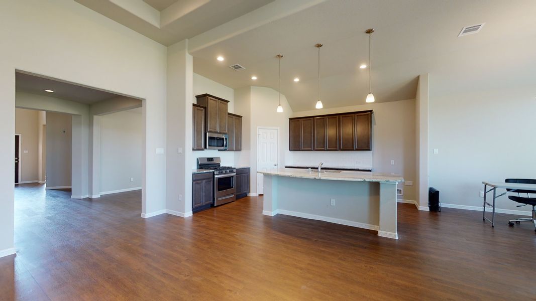 Representative furnished interior of a home built from the Floor Plan 3256 by Colina Homes in Grand Magnolia, Magnolia (Image 18).