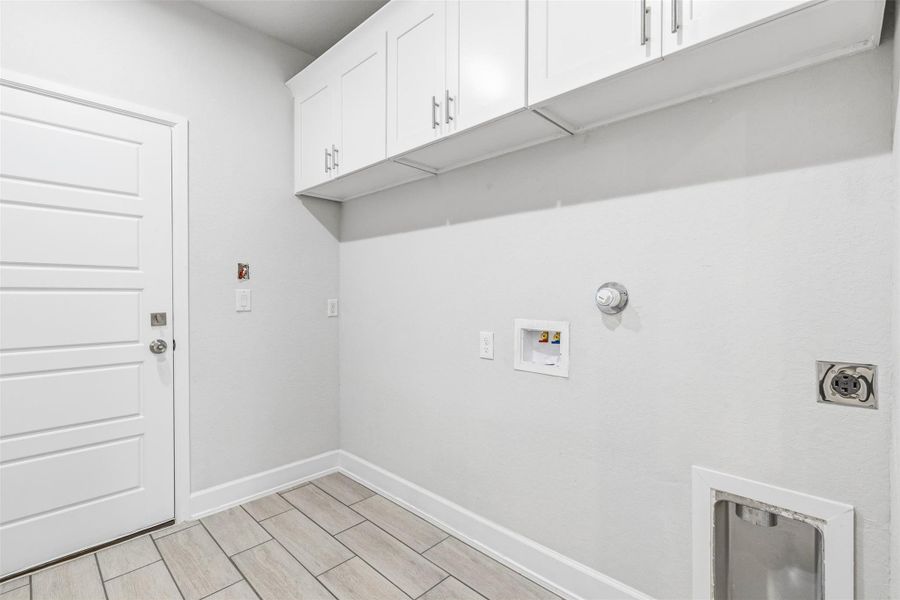 Spacious, unfurnished interior of a new home in , San Antonio (Image 30).