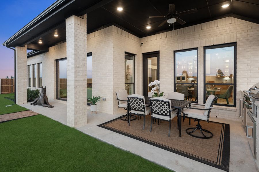 Representative exterior details of a home built from the Jackson by UnionMain Homes in Cambridge Crossing, Celina (Image 24).