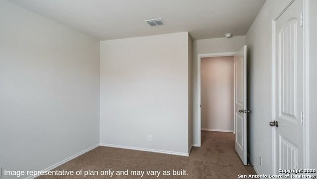 Spacious, unfurnished interior of a new home in Valley Ranch, San Antonio (Image 18).