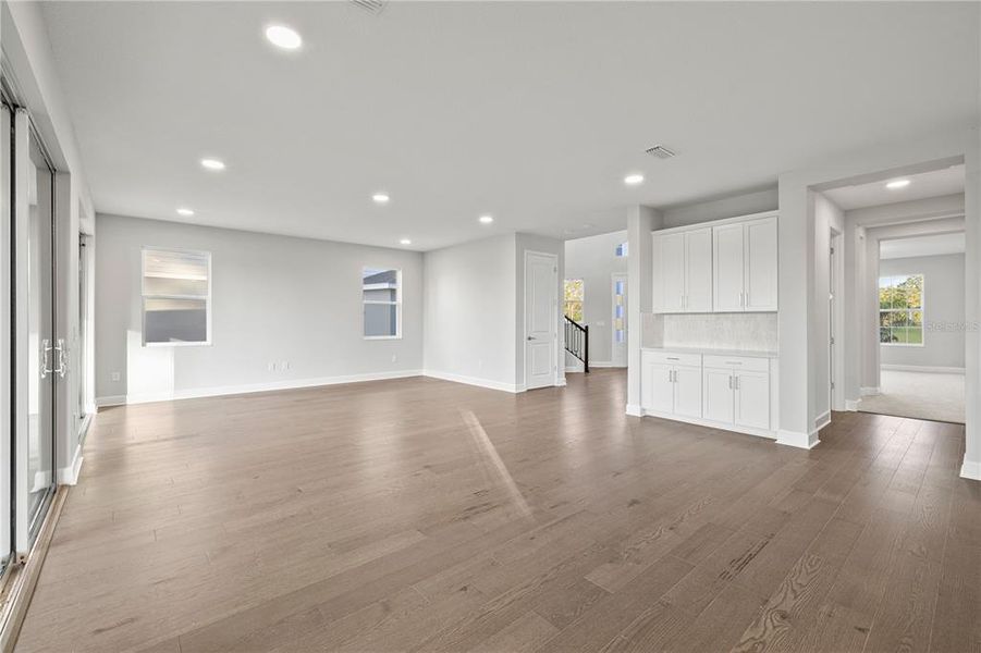 Spacious, unfurnished interior of a new home in , Winter Garden (Image 56). Spacious, unfurnished interior of a new home in , Winter Garden (Image 56).
