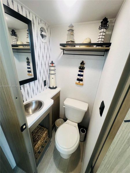 1/2 bathroom 1/2 bathroom