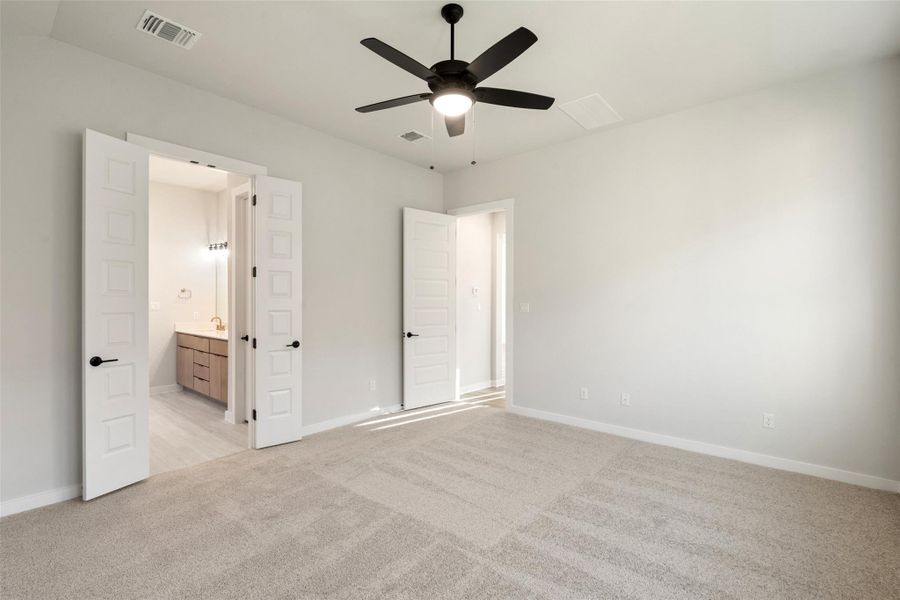 Spacious, unfurnished interior of a new home in Lariat, Liberty Hill (Image 37).