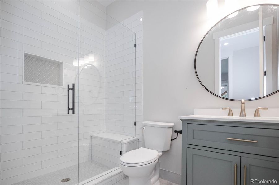 Furnished interior view inside a new home in , Kiowa (Image 33).